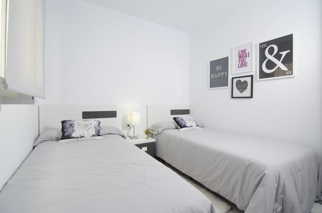 Ocean View By Mar Holidays Arenales del Sol Zimmer foto